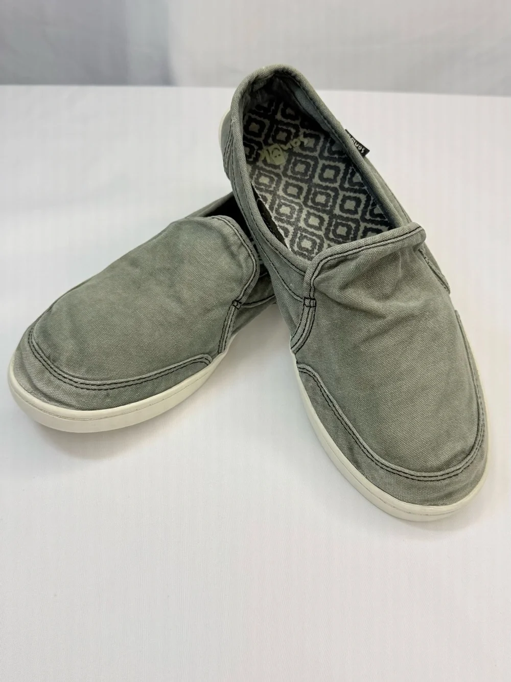 Sanuk Pair O Dice slip-on sneakers Women's Size 6 Slip-On Olive Green VGUC